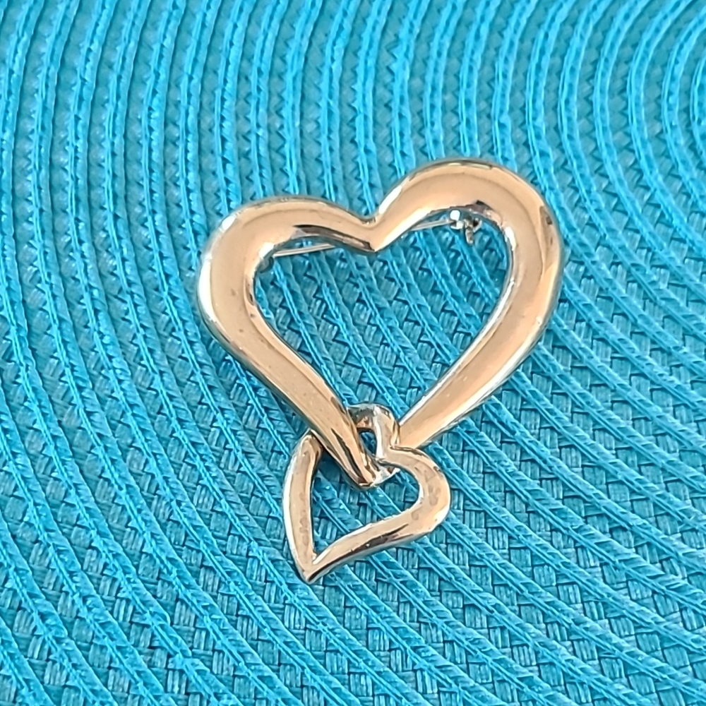 Elegant Gold Toned Double Heart Brooch